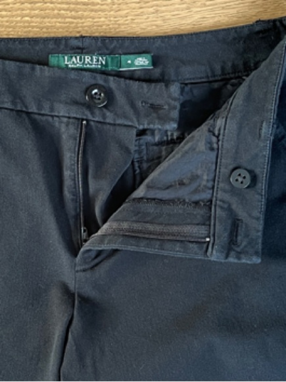 Lauren Ralph Lauren Twill Stretch Bermuda Shorts - Size 4 - Picture 6 of 7